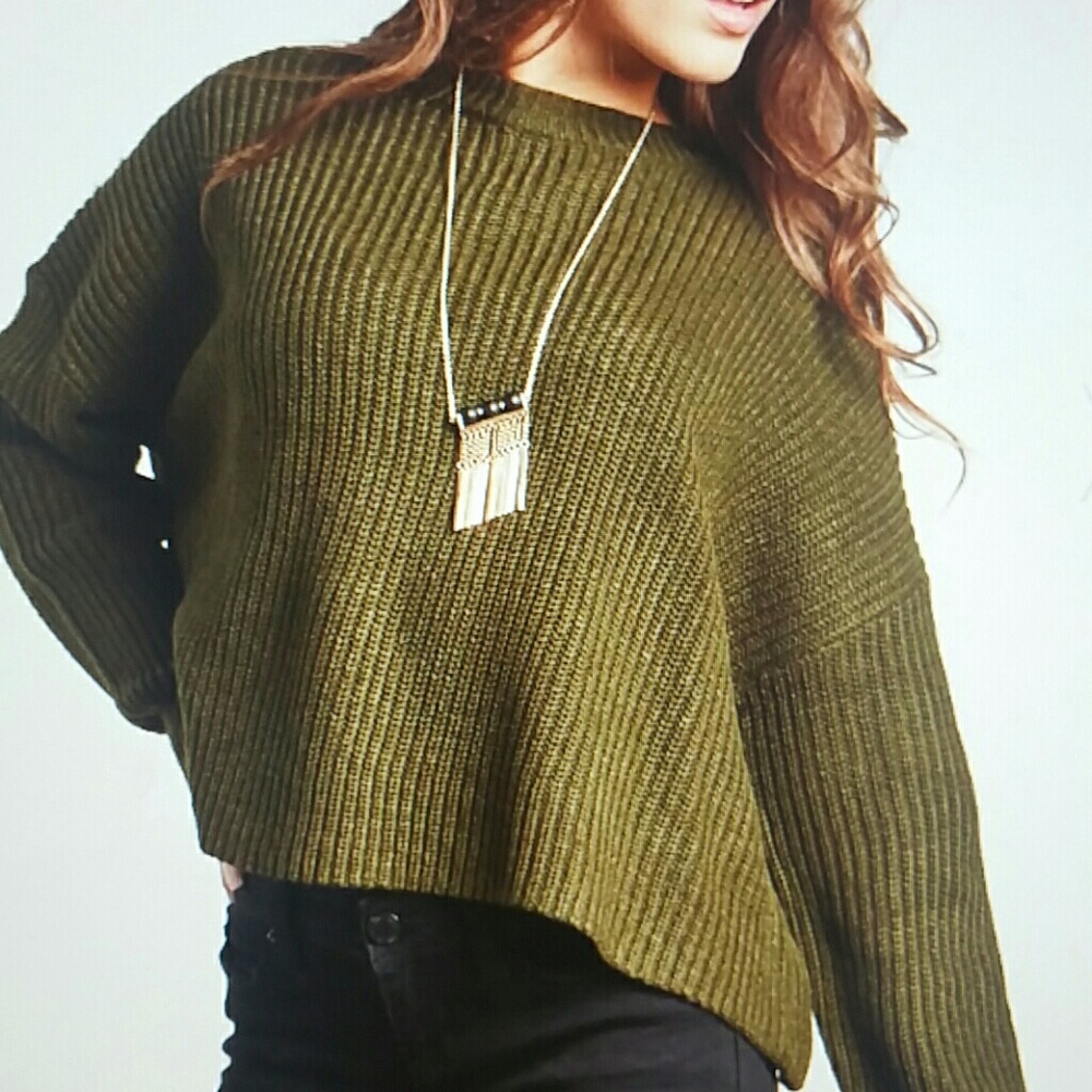 Round neck Long Sleeves Sweater - Picture 2 of 7